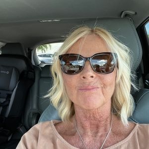 Meet your Posher, Cindy